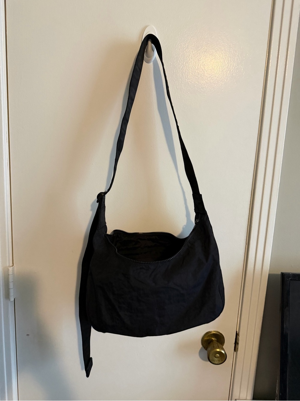 Baggu Medium Crescent Bag, black